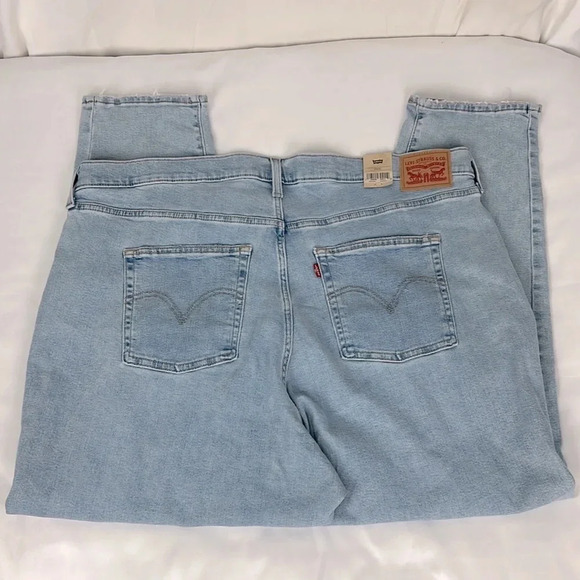 Levi’s NEW Women’s 22W Stretchy High Waisted Mom Distressed Tapered Leg Jean - Picture 3 of 12